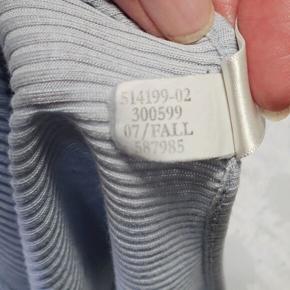 Banana Republic Tank Top Size M Light Blue Lace Trim V-Neck - Picture 8 of 8